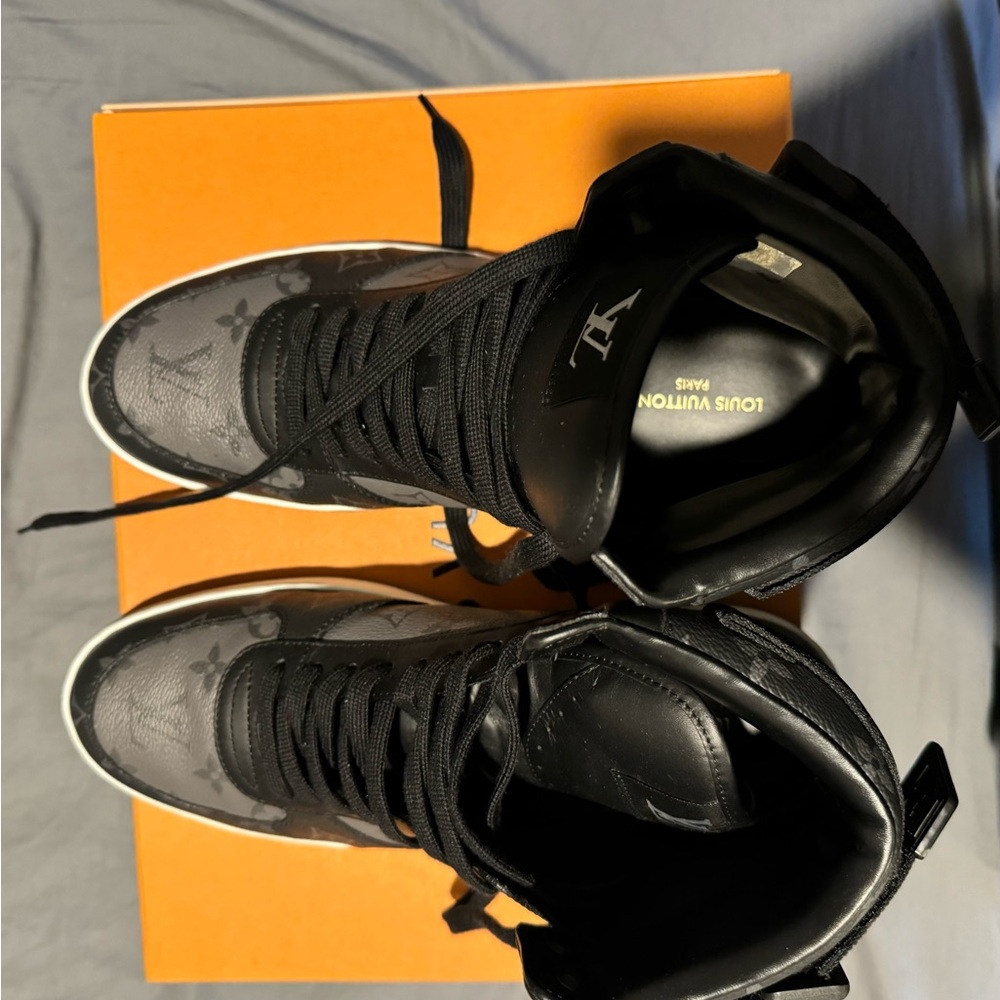 COPY - Louis Vuitton high top sneakers - Picture 3 of 5